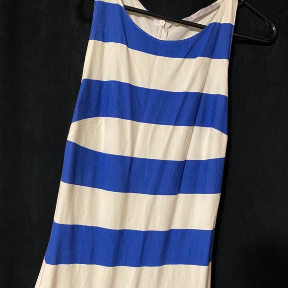 Long striped dress - Picture 2 of 7